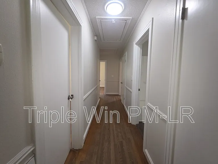 318 W Bell St — Photo 25