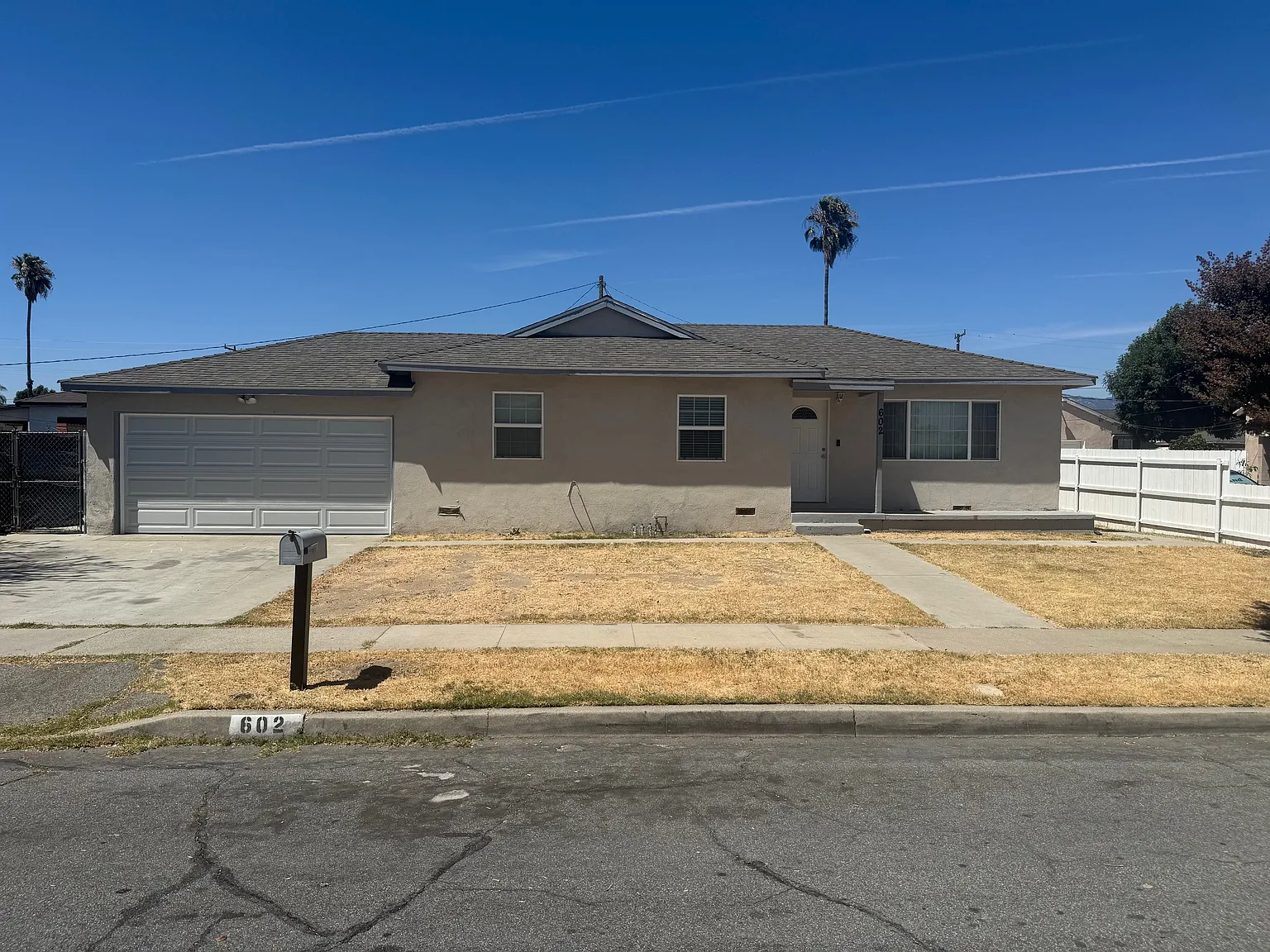 3 bed, 1.5 bath, 1330 sqft, $2,800 — Photo 1