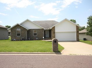 309 Prairie Ln, Monett, MO 65708