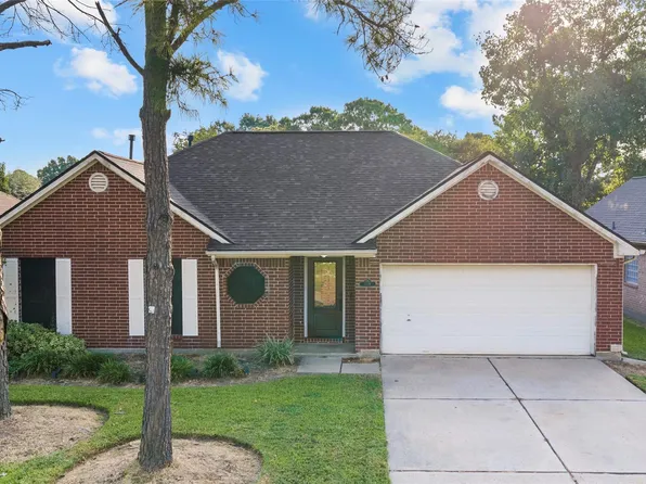 1118 Glenmeadows Dr, La Porte, TX 77571