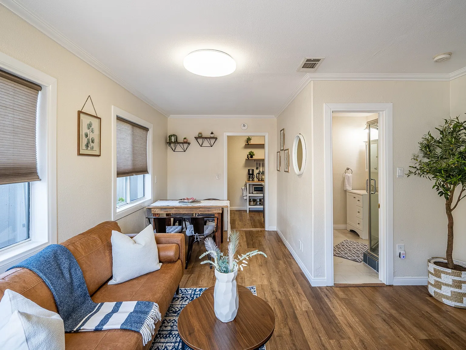 2 bed, 727 sqft, $2,900 — Photo 4