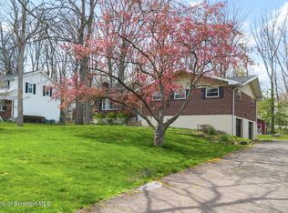 43 Walden Dr, Mountain Top, PA 18707
