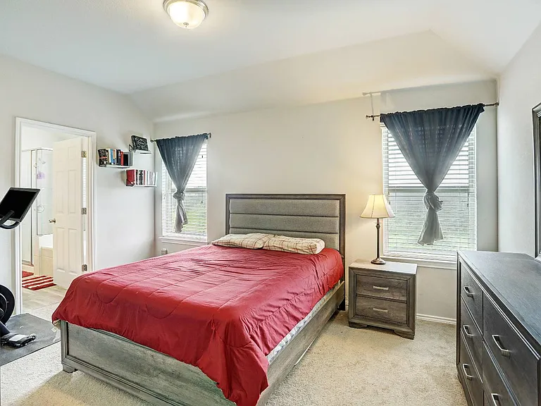 5687 Heron Dr — Photo 14
