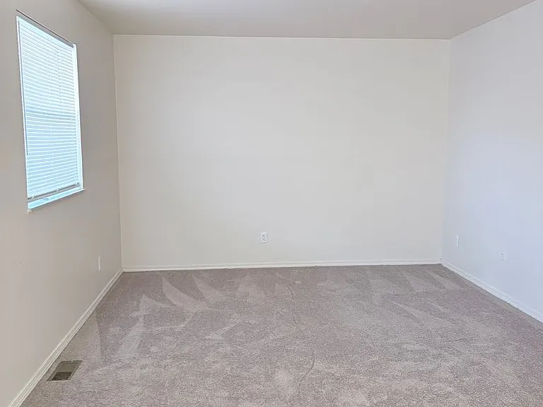 1197 S Alex Rd #C — Photo 3