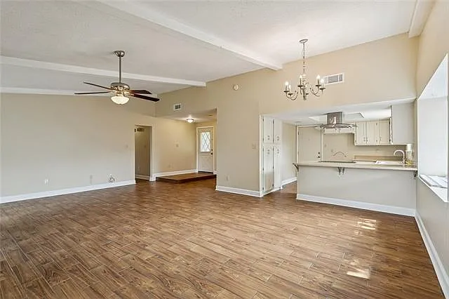 408 Cardinal Dr — Photo 6