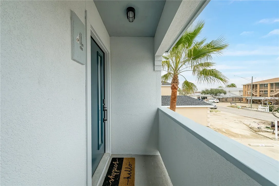 1 bed, 1.0 bath, 824 sqft, $1,395 — Photo 4