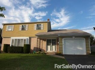 128 Lafayette Rd, Edgewater Park, NJ 08010