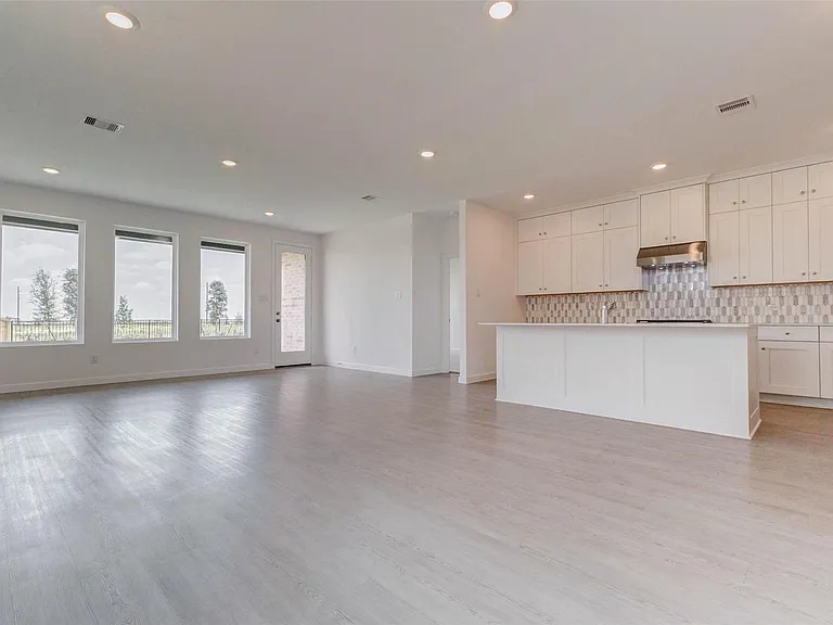 31715 Wild Meadow Dr — Photo 5