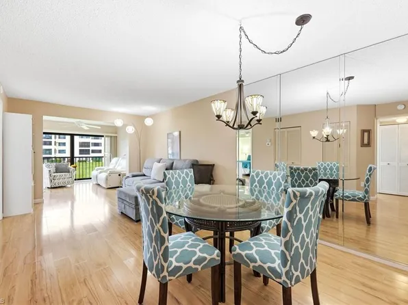 7406 Lake Breeze DR #218, FORT MYERS, FL 33907