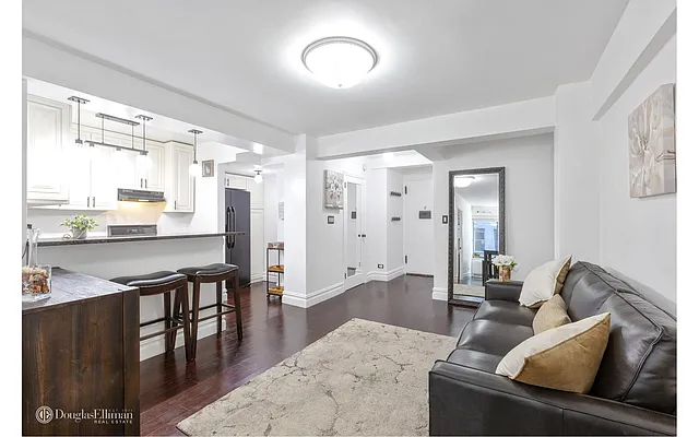 Rented by Douglas Elliman | media 19