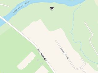 8525 Red Bud Ln, Fort Wayne, IN 46835