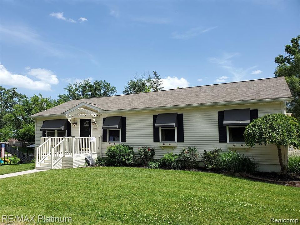 2nd image of 1267 Boulevard Dr