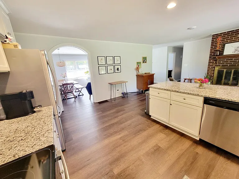 1517 Basewood Dr — Photo 17