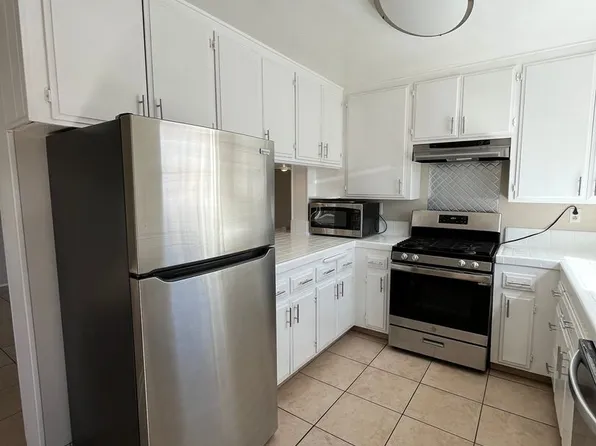 Bungalows PB, 4445 Fanuel St APT 8, San Diego, CA 92109