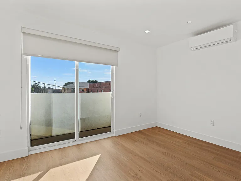 Western Lux — Photo 32