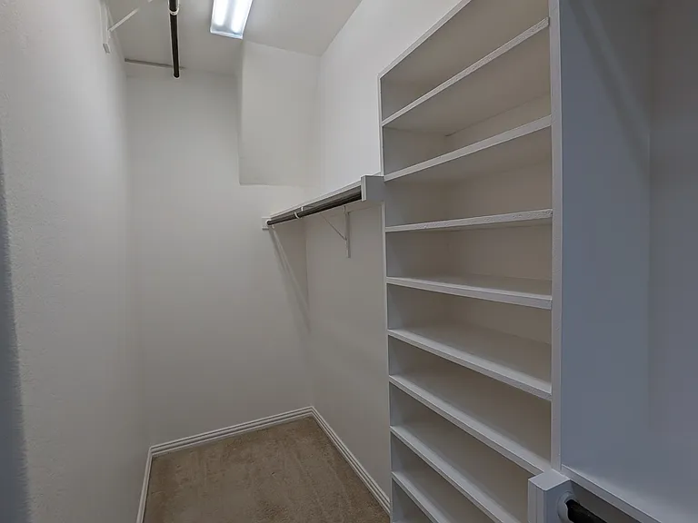 591 Deverson Dr — Photo 18