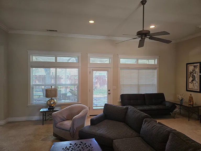 105 Sterling Oaks Dr — Photo 6