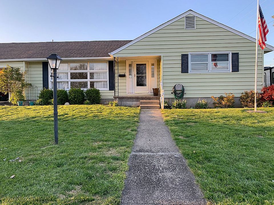 1st image of 211 Crestview Ave
