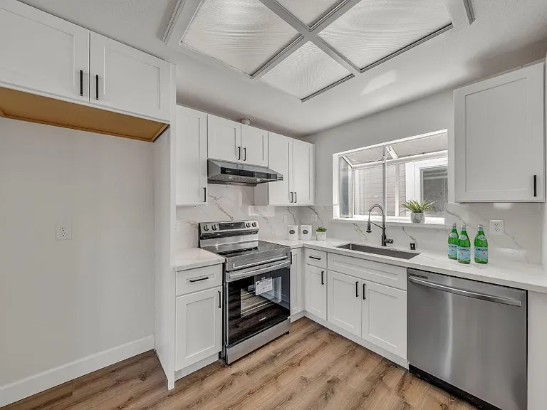 948 Wyandotte Ave #950 — Photo 14