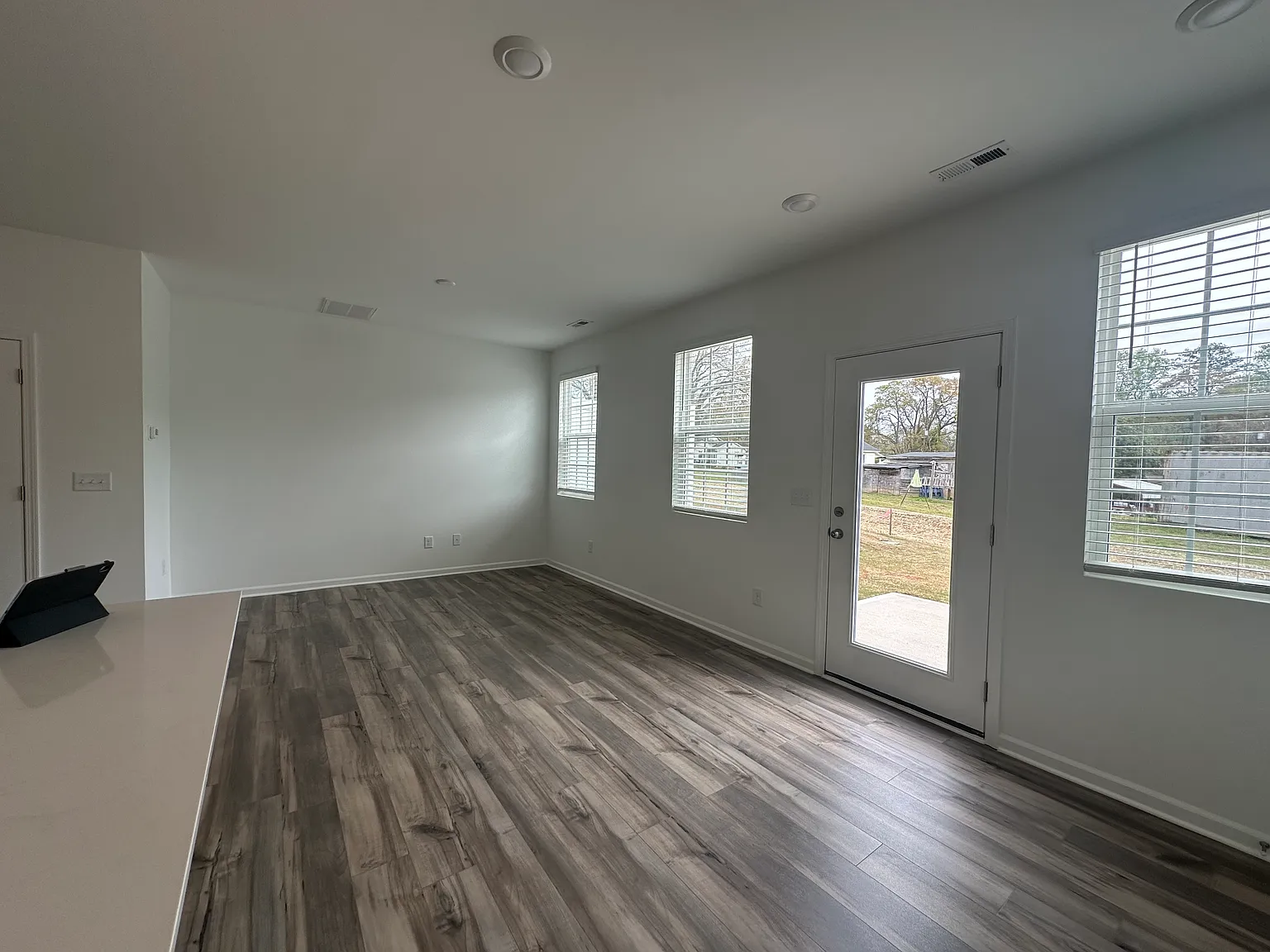 3 bed, 1440 sqft, $1,850 — Photo 4