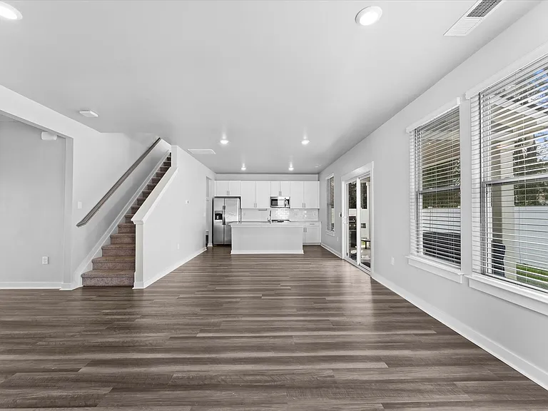 1615 Lannister Ave — Photo 8