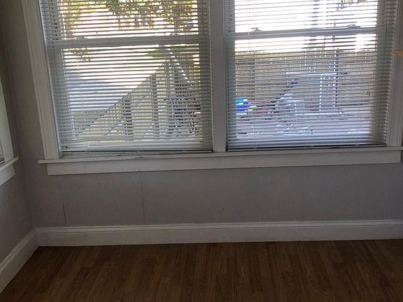 4th image of 4159 N Claremont Ave #1