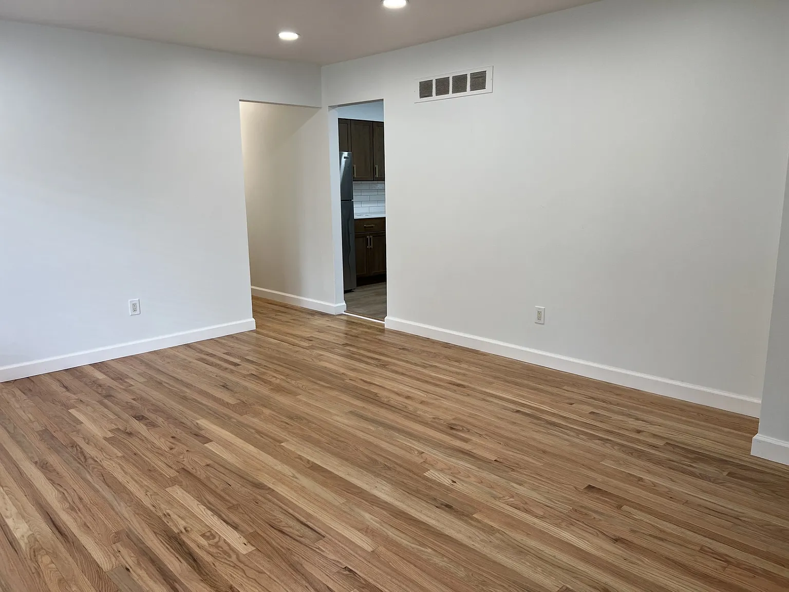 3 bed, 1253 sqft, $2,000 — Photo 3