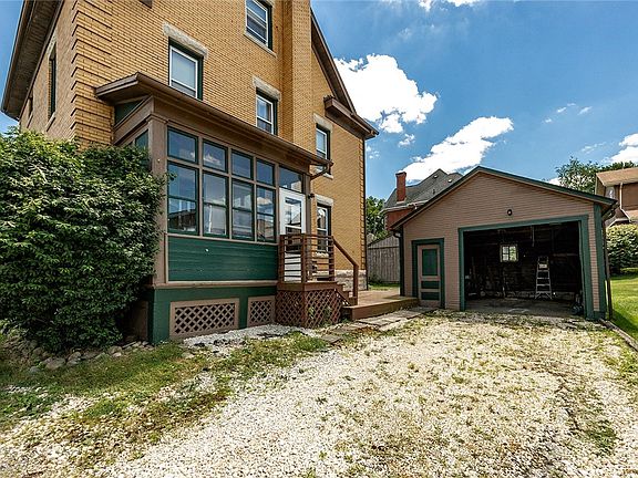 5th image of 311 Stewart Ave