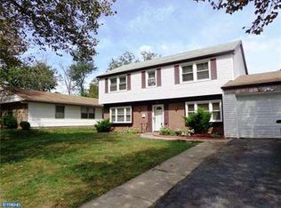 33 Hinsdale Ln, Willingboro, NJ