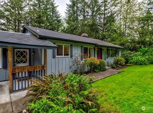 818 Sandy Bend Rd, Castle Rock, WA 98611