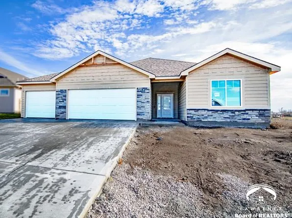 1208 Juniper Ln, Lawrence, KS 66049