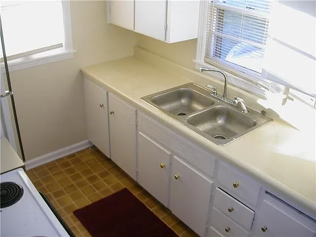 4024 Sharon Ave — Photo 5