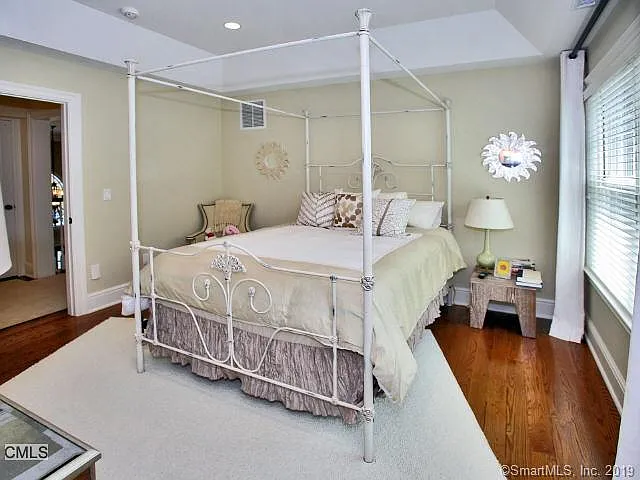 20 Grassy Plains Rd — Photo 9