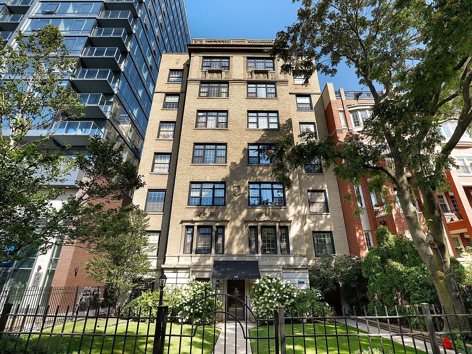 1st image of 444 W Belmont Ave APT 3B