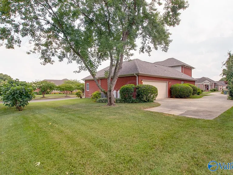 3017 Brunswick Cir SE — Photo 4