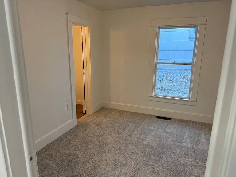 3008 NE Jaudon St — Photo 5