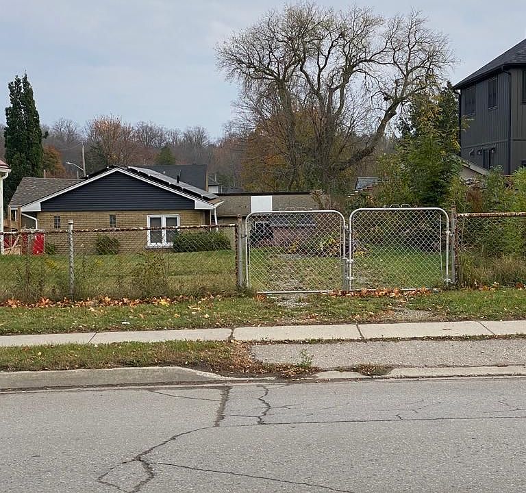 1st image of 449 York Rd