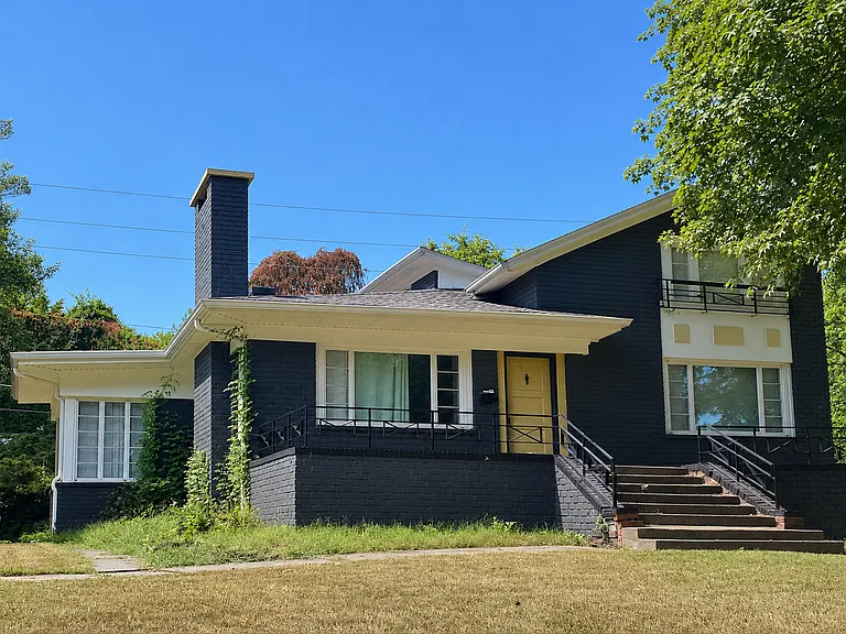 1612 S Olive St — Photo 1