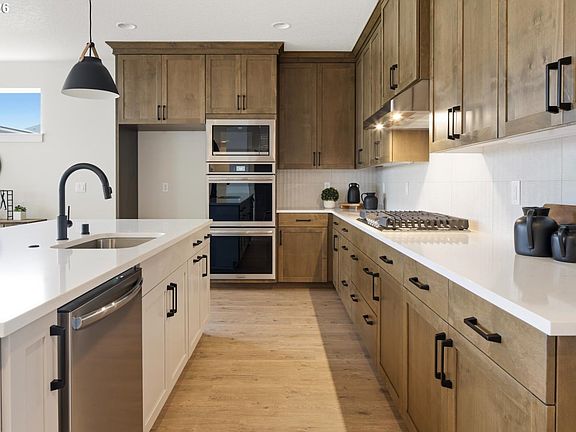 7th image of this home