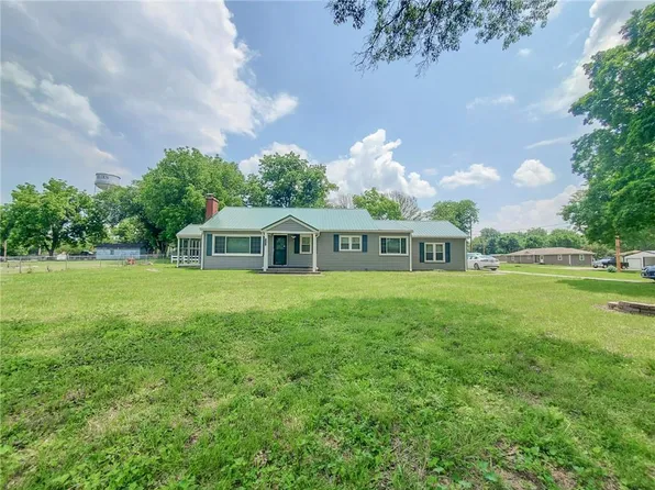 1003 S Lexington St, Holden, MO 64040