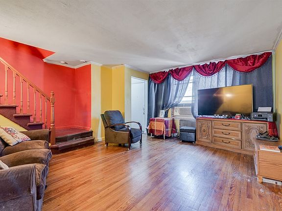 3rd image of 24-31 92nd St