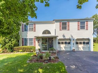 923 Liberty St, Belvidere, NJ 07823