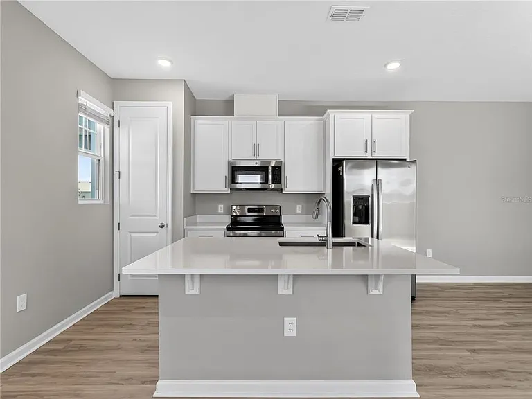 1465 Axel Graeson Ave — Photo 6