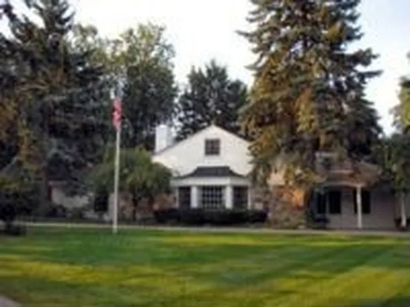 1945 Lone Pine Rd, Bloomfield Hills, MI 48302