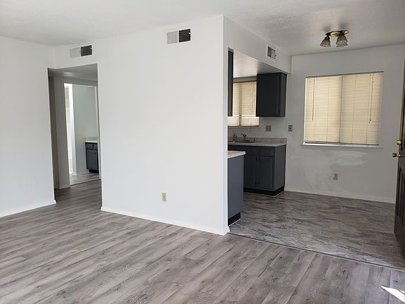 3rd image of 1009 Dickerson Dr SE #D