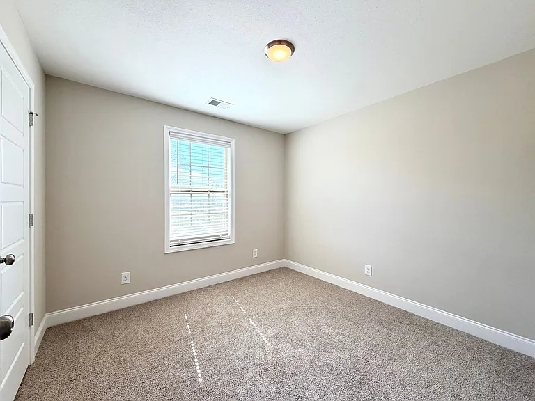 2662 Scott Dr — Photo 23