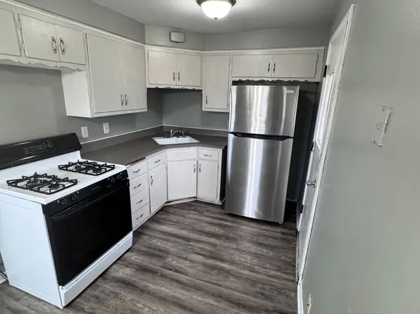 515 Three Mile Rd, Racine, WI 53402