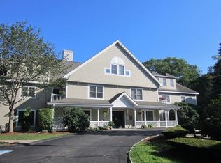 140 Lincoln Rd APT 111, Lincoln, MA 01773