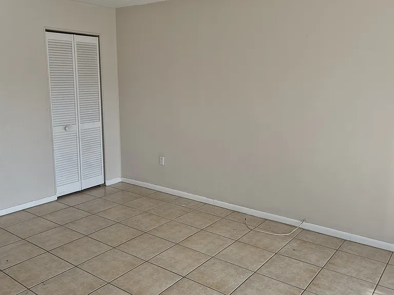 1920 Suwanee Ave #4 — Photo 1