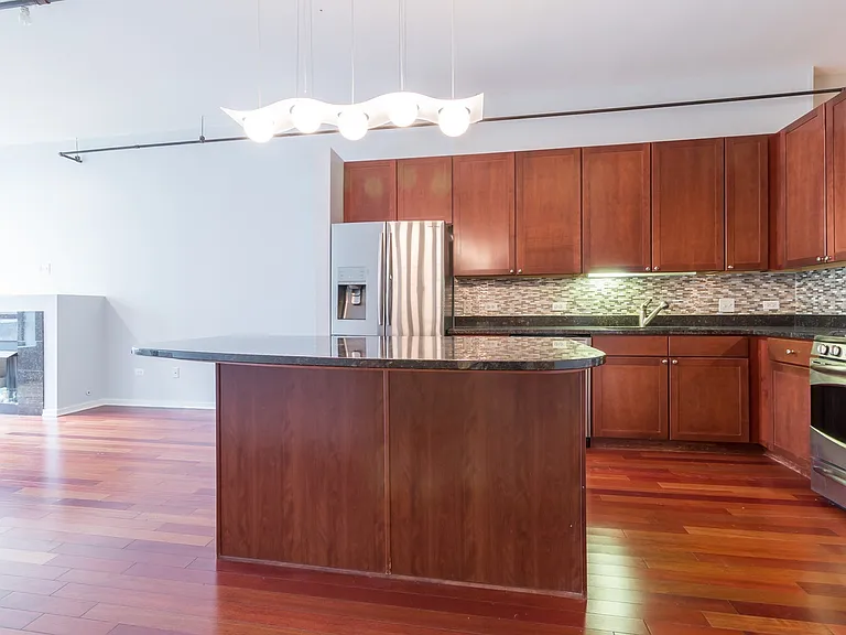 520 S State St #1403 — Photo 4